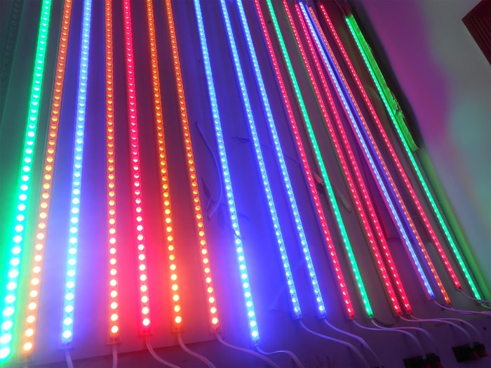 LED rigid strip light with lens (1)